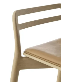 Vipp Barstolar & Barpallar-484 Cabin Counter Stol, Mörk Ek / Svart Läder