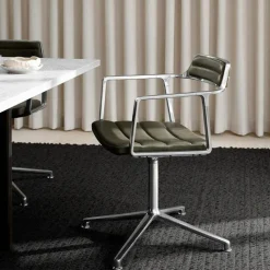 Vipp Skrivbordsstolar & Kontorsstolar-452 Snurrstol Med Fötter, Polerat Aluminium / Svart Läder