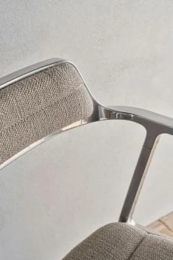 452 Snurrstol Med Hjul, Polerat Aluminium / Sandfärgad Läder