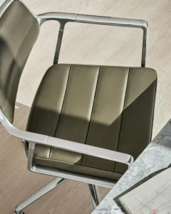 Vipp Skrivbordsstolar & Kontorsstolar-453+ Snurrstol Med Hjul, Polerad Aluminium / Bosco Green Läder