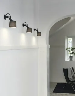 524 Väggspot, Varmgrå