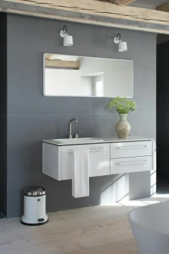 524 Väggspot, Varmgrå