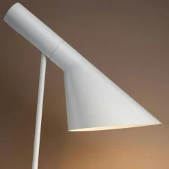 Louis Poulsen Skrivbordslampor|Bordslampor-AJ Bordslampa,