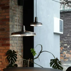 Grupa Pendellampor-Arigato Pendel, Vit