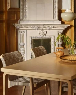 Armchair 45 Karmstol Svartlackerad yta, Klädsel i linne, Svartlackad Björk / Quiltat Läder Svart