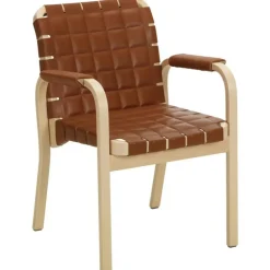 Armchair 45 Karmstol Svartlackerad yta, Klädsel i linne, Svartlackad Björk / Quiltat Läder Svart