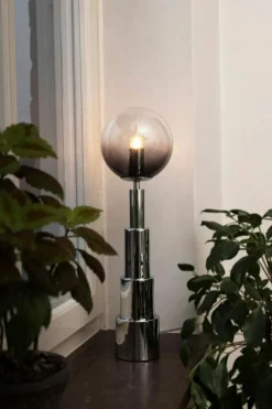 Astro 15 Bordslampa, Krom/Rök