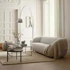 Atelier Fotpall 113 cm Micro Chenille, Sandshell Beige