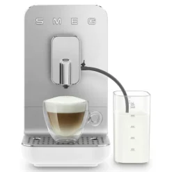 Smeg Espressomaskiner & Tillbehör-Automatisk Kaffemaskin Med Mjölksystem, Svart