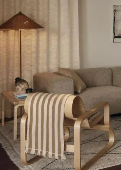 153B Bänk, Vitlackerad Björk