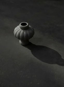 Louise Roe Vaser-Balloon 02 Vas 20 cm, Sanded Grey