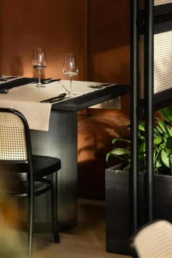 Paged Stolar-Benko Stol Rotting, Natur