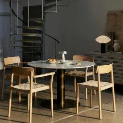 &Tradition Stolar-Betty TK10 Karmstol, Rökt Ek