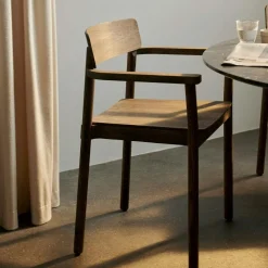 &Tradition Stolar-Betty TK10 Karmstol, Rökt Ek