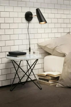 Birdy Vägglampa Kort Arm, Black/Black
