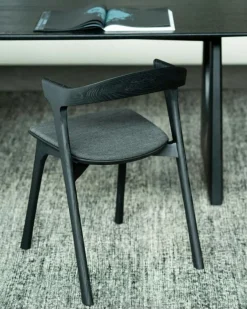 Ethnicraft Stolar-Bok Stol, Mörkbetsad Ek / Brun Skinn