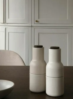 Audo Copenhagen Kryddkvarnar-Bottle Grinder Kryddkvarn 2-pack, Hunting Green / Beige / Valnöt