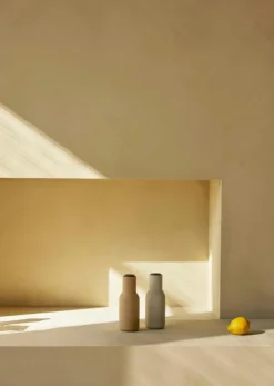 Audo Copenhagen Kryddkvarnar-Bottle Grinder Kryddkvarn 2-pack, Hunting Green / Beige / Valnöt