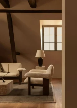 Brasilia Fåtölj Låg Rygg, Mörkbetsad Ek / Sheepskin Nature