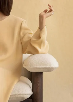 Brasilia Fåtölj Låg Rygg, Mörkbetsad Ek / Sheepskin Nature