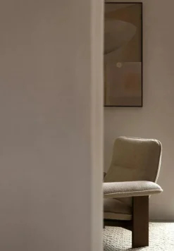 Brasilia Fåtölj, Mörkbetsad Ek / Fårskinn Root