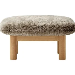 Audo Copenhagen Fotpallar-Brasilia Ottoman Naturlig Ek, Fårskinn Sahara