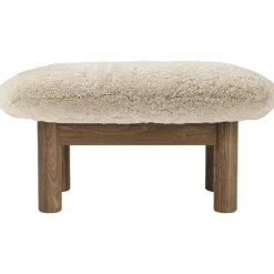 Audo Copenhagen Fotpallar-Brasilia Ottoman Valnöt, Fårskinn Root