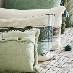 Broderat Kuddfodral 30x45 cm, Off-white