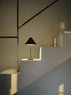 Brolly Bordslampa Portabel, Steel Black