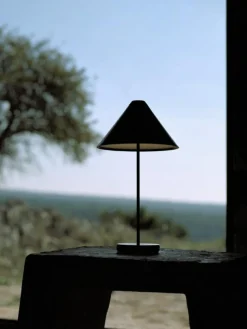 Brolly Bordslampa Portabel, Steel Black