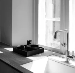 Louise Roe Vattenkaraffer & Vattenkannor-Ceramic Pisu Kanna 75 cl, Ink Black