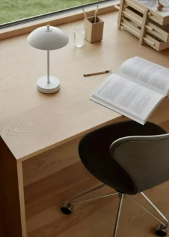 Clam Bordslampa Portabel, Vit