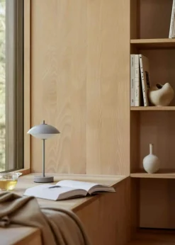 Clam Bordslampa Portabel, Vit