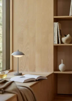 Clam Bordslampa Portabel, Vit