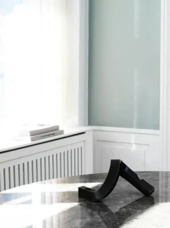 Crooked Two Ljusstake, Brons