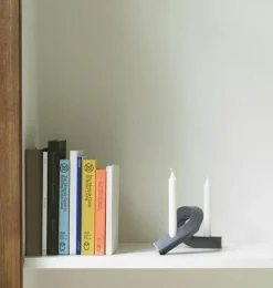 Crooked Two Ljusstake, Brons