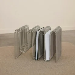 Curva Tidningsställ, Silver