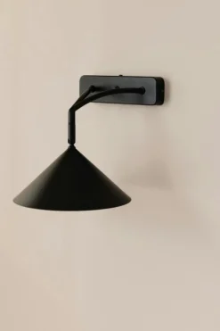 Curve Vägglampa, Beige