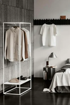 Kristina Dam Studio Sängbord & Nattduksbord|Sängbord & Nattduksbord-Curved Sidobord, Rostfritt Stål