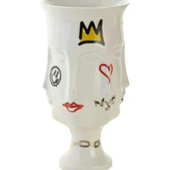 Dora Maar Vas, Graffiti