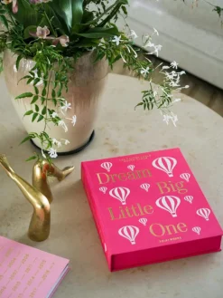 Barn Printworks Barnrumsdekoration-Dream Big Little One Babyalbum, Rosa