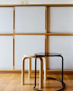 E60 Pall, Björk / Svart Linoleum