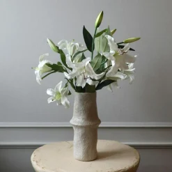 Elegant Lily Bukett