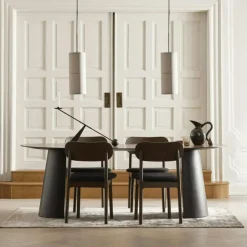 Elephant Stol, Mörk Ek / Svart Läder