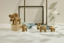 Spring Copenhagen Träfigurer|Dekorativa Accessoarer-Ella Baby Elephant Träfigur, 9 cm