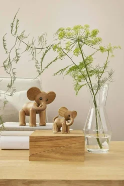 Spring Copenhagen Träfigurer|Dekorativa Accessoarer-Ella Baby Elephant Träfigur, 9 cm