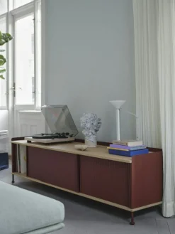 Enfold Skänk 45x186 cm, Oljad Ek / Deep Red