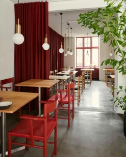 F Karmstol, Oljad Ek / Svart Vävband