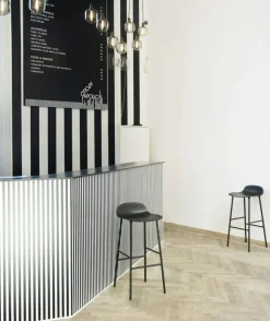 Normann Copenhagen Barstolar & Barpallar-Form Barstol Stålben, 65cm, Svart