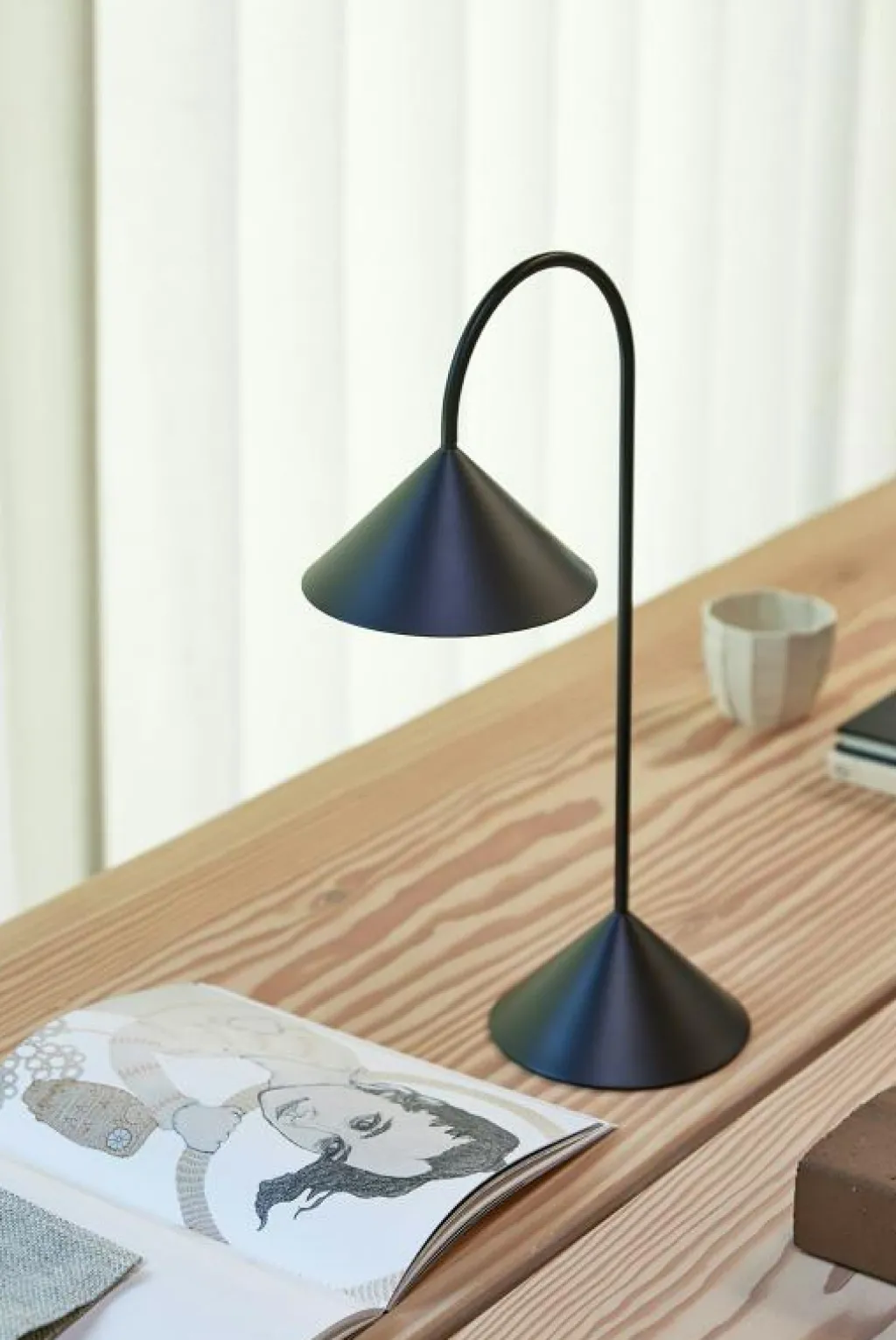 Frandsen Portabla Lampor|Portabla Lampor-Grasp Bordslampa Portabel 47 cm, Matt Beetroot